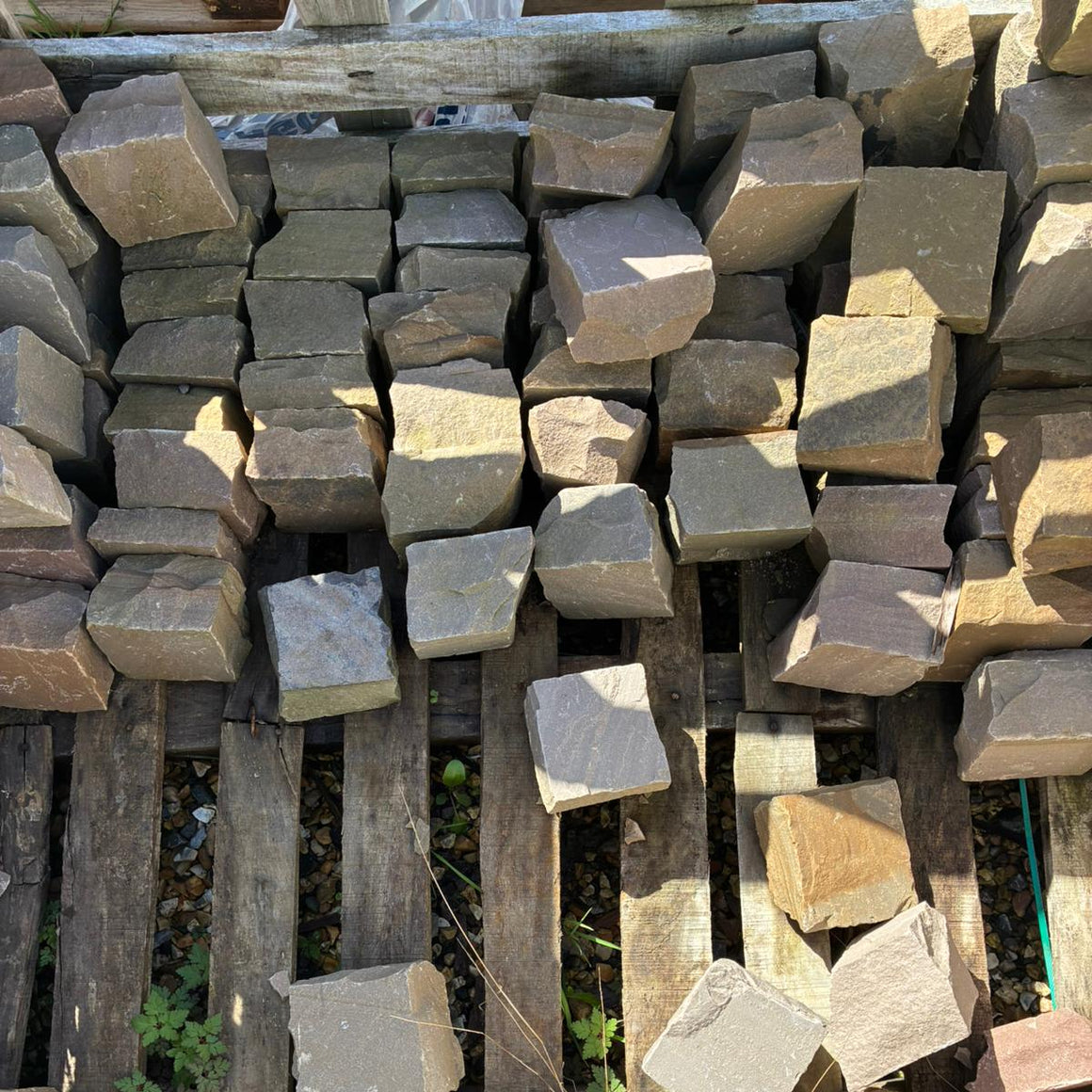 DISCOUNTED Raj Sandstone Cobbles Setts, Various Sizes – Stone Zone ...
