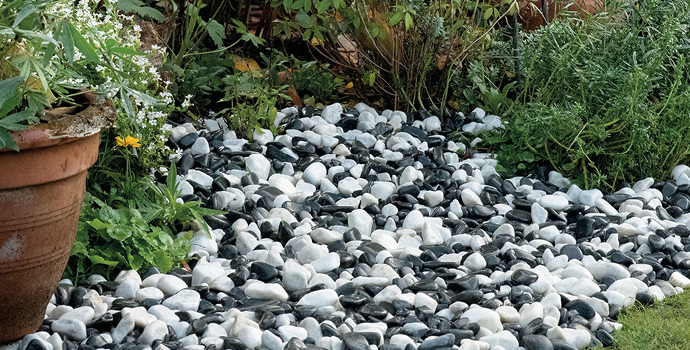 decorative garden stone pebble and cobbles